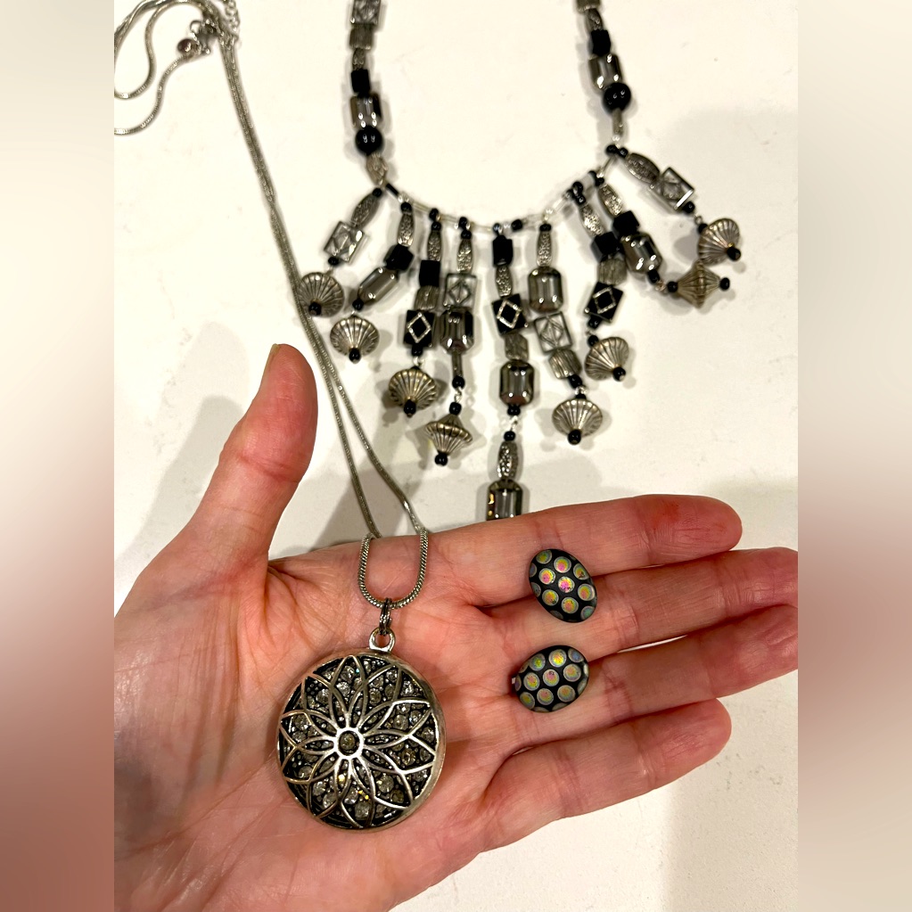 Rare Vintage Finds! Two Gorgeous Necklaces And A Great Pair Of Earrings!!!